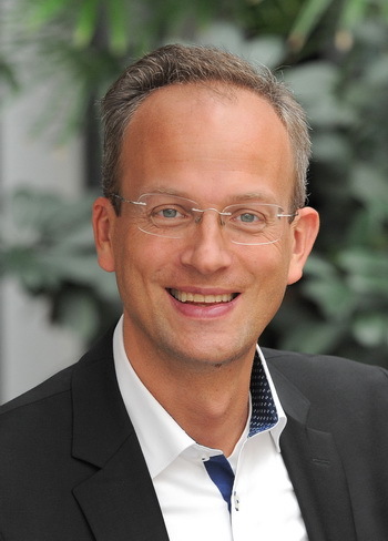 Dr. Thorsten Schmiege Dr. Thorsten Schmiege